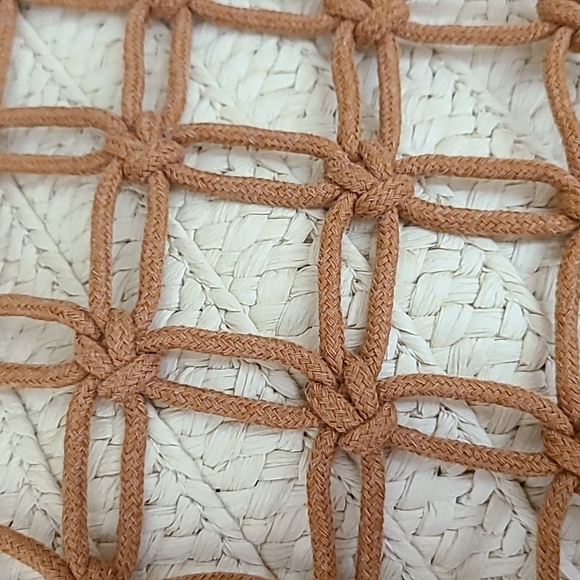 Universal Thread Straw Weaved Handbag - Picture 11 of 11